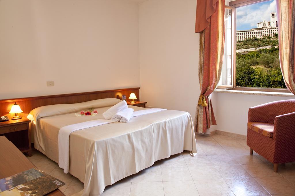 Assisi Garden Hotel Luaran gambar