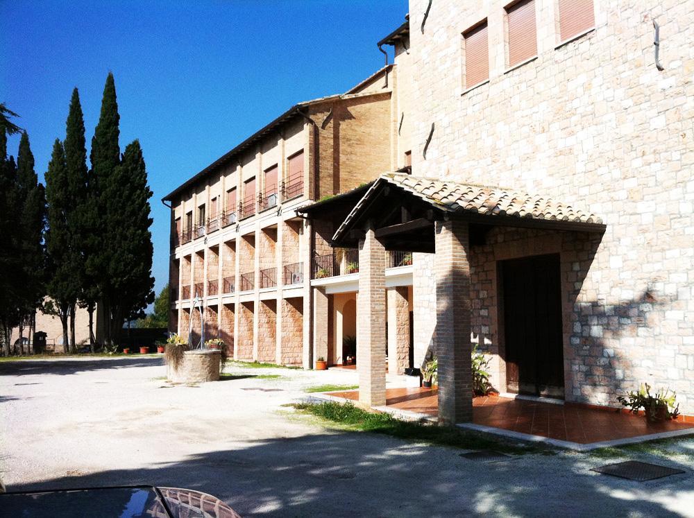 Assisi Garden Hotel Luaran gambar