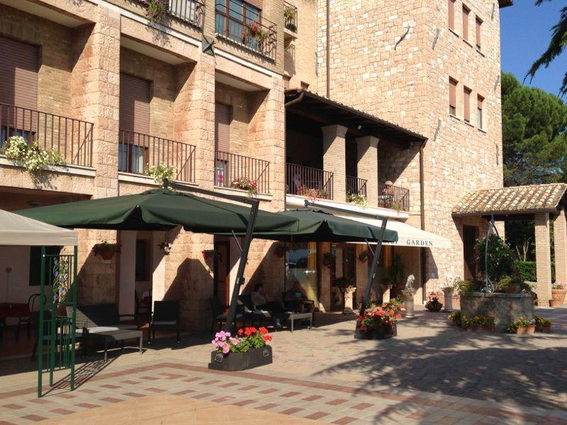 Assisi Garden Hotel Luaran gambar
