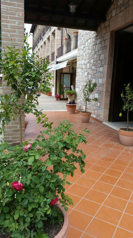 Assisi Garden Hotel Luaran gambar