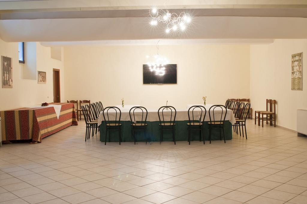 Assisi Garden Hotel Luaran gambar