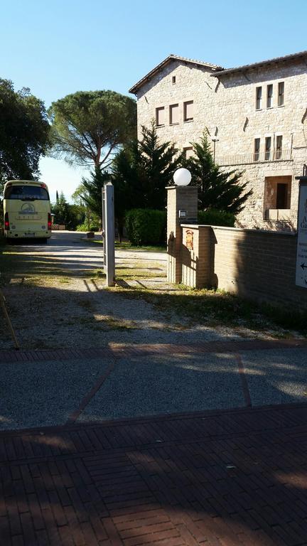 Assisi Garden Hotel Luaran gambar
