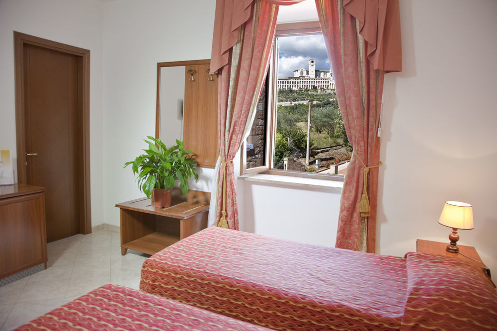 Assisi Garden Hotel Luaran gambar